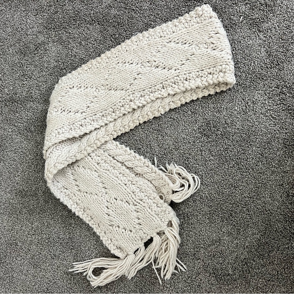 H&M chunky Knit cream Scarf 6 ft